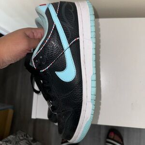 Nike dunks kids size 5.5 woman’s size 7.5 limited edition